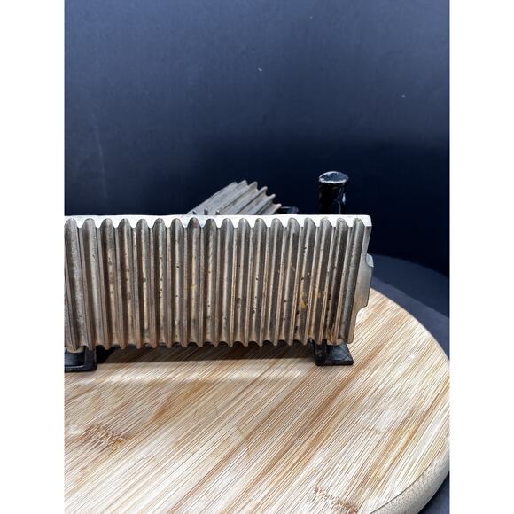 Antique 1880 Fluting Iron Laundry /Fluter/Crimper/Pleater Pressing Iron - Picture 14 of 16